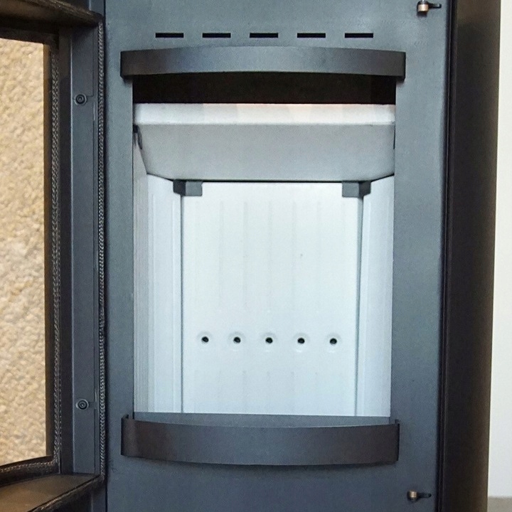PIEC-WOLNOSTOJACY-KRATKI-ROLLO-7-kW-fi-150-EKOPROJEKT-KOMINEK-na-DREWNO-Marka-Kratki.jpg